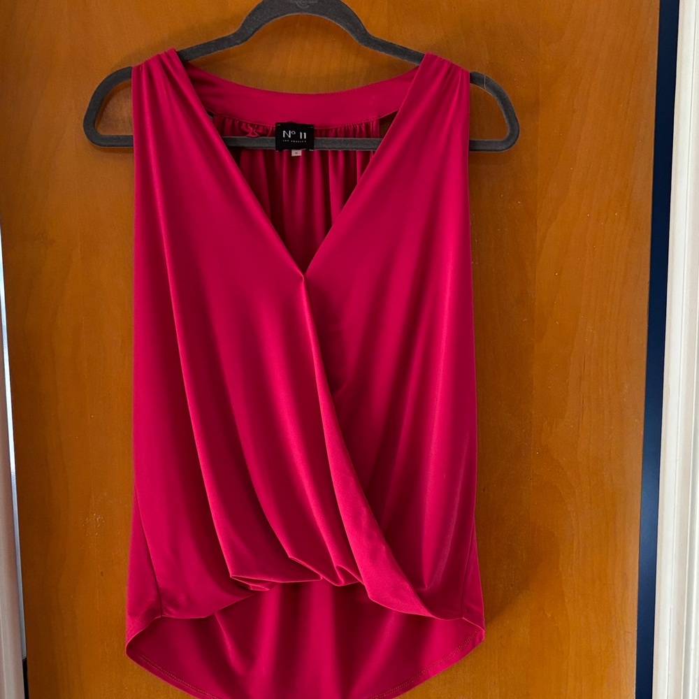 Chic Sleeveless Blouse in Vibrant Red